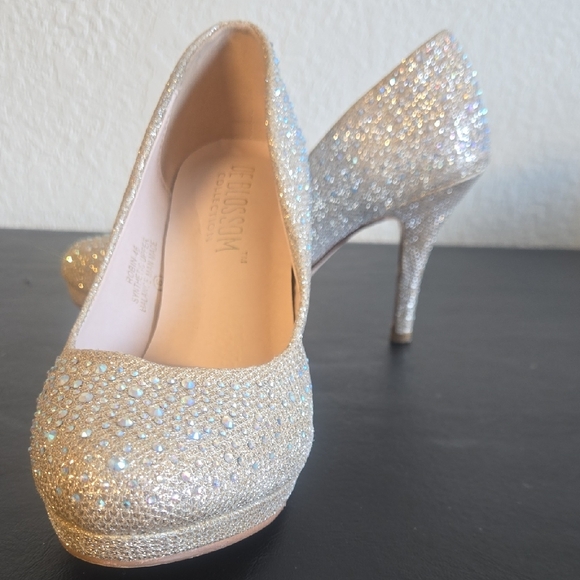 De Blossom Collection Sparkling Gold Heels - Picture 9 of 9